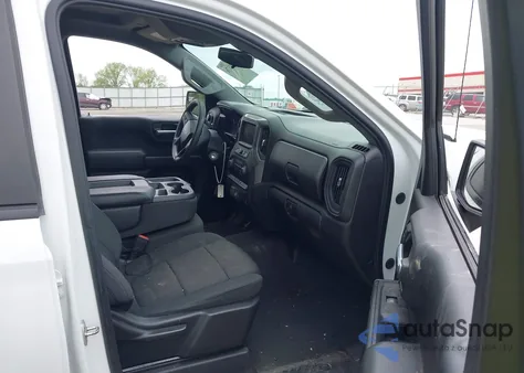 2020 Chevrolet Silverado 1500 4Wd Short Bed Custom z USA, uszkodzony, nr VIN 1GCPYBEH1LZ267892